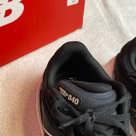 New Balance Fresh Foam X Running Shoes Women 8 840V1 Black Performance Athletic - Picture 6 of 9